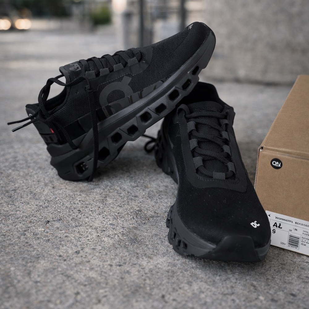 On Running women’s Black Sneakers